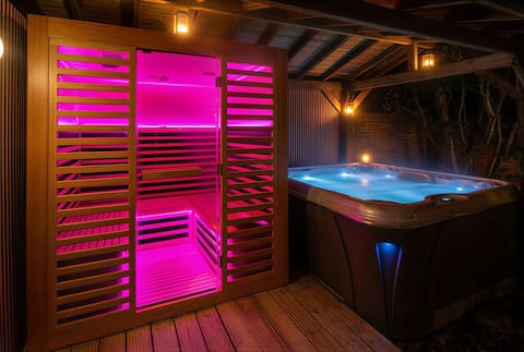 Top Airbnb: Modern Family Home with Hot Tub & Infrared Sauna in Swanscombe And Greenhithe
