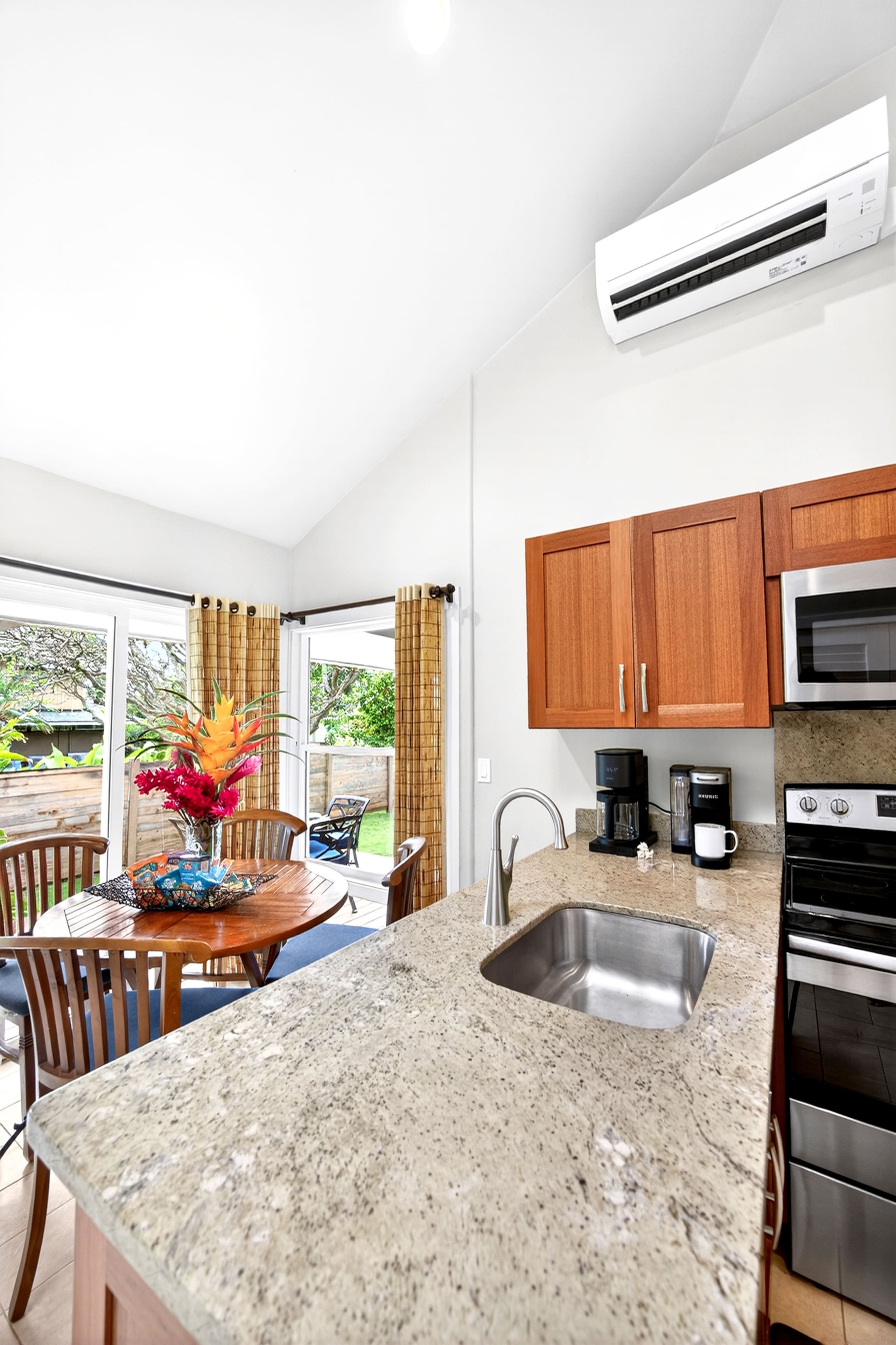 Home in Anahola · ★5.0 · 1 bedroom · 2 beds · 1 bath - Photo 10