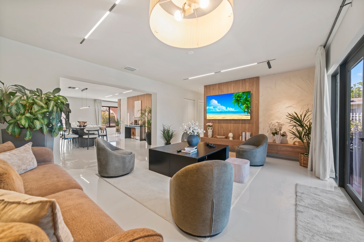 Inlet Lodge — view 4