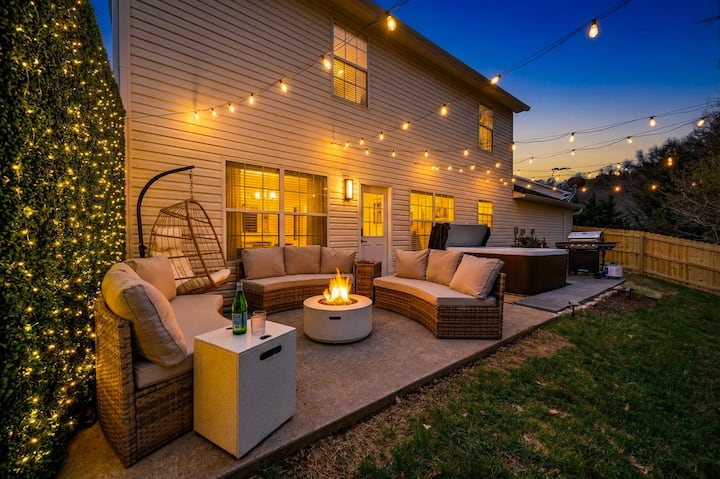 Luxe Nova~5bd • Hot Tub • Theater • Game Room • Ut - Knoxville, TN