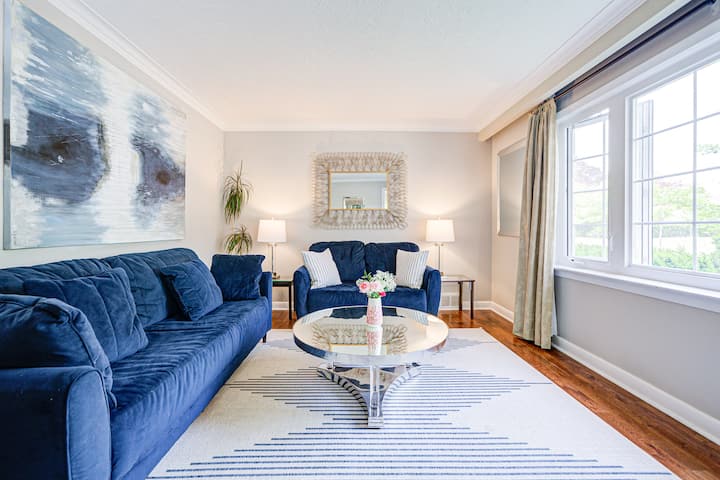 Sunlit Toronto 4br Toronto Gem With Private Deck - トロント