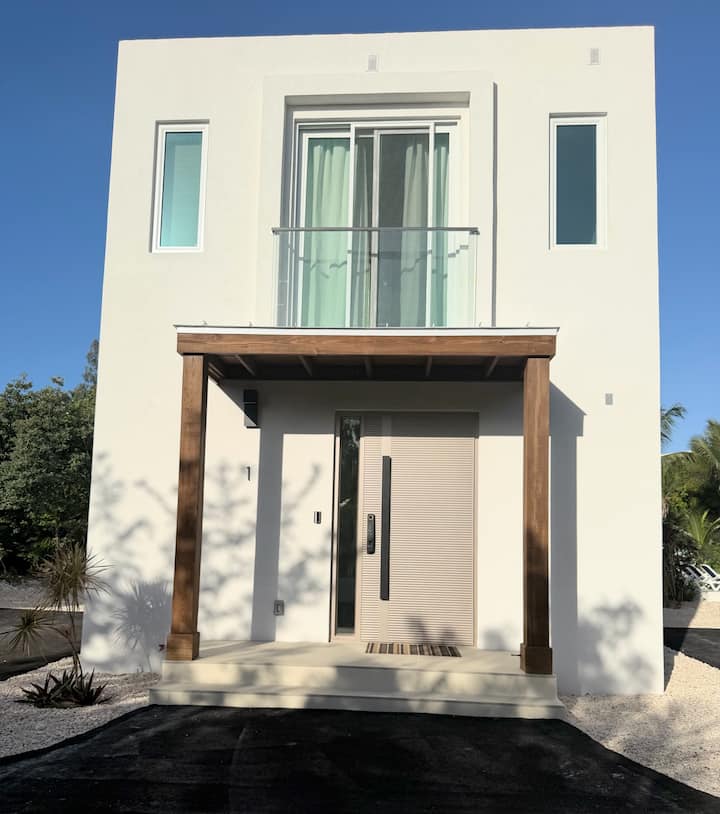 Luxury Grace Bay Villa 1/ Pool/steps To Reef&beach - Turks and Caicos Islands