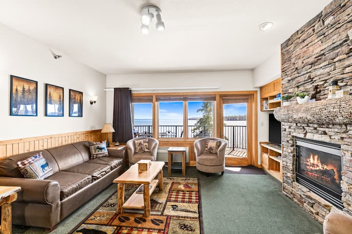 Panoramic Lake Views | 1br W/king Suite | Pools - Minnesota