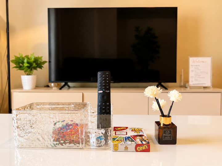 Modern 2br Stay | Pool + Fast Wifi | City View - Cebu