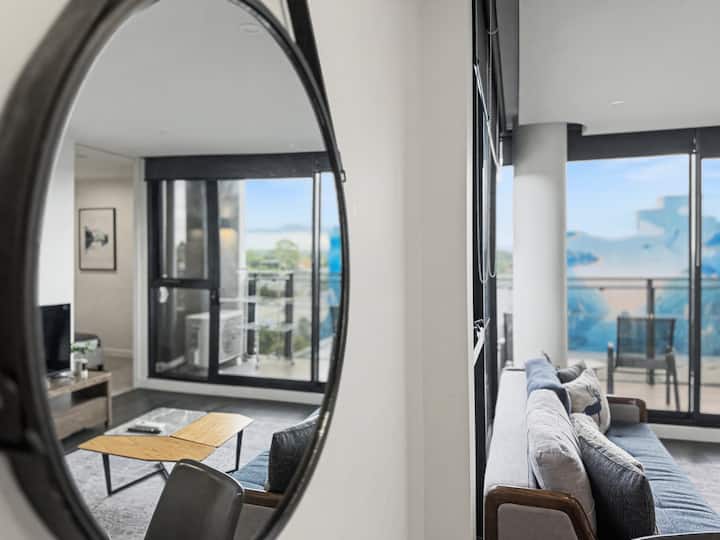Urban Stay Box Hill 2br | Prime Location - Whitehorse City