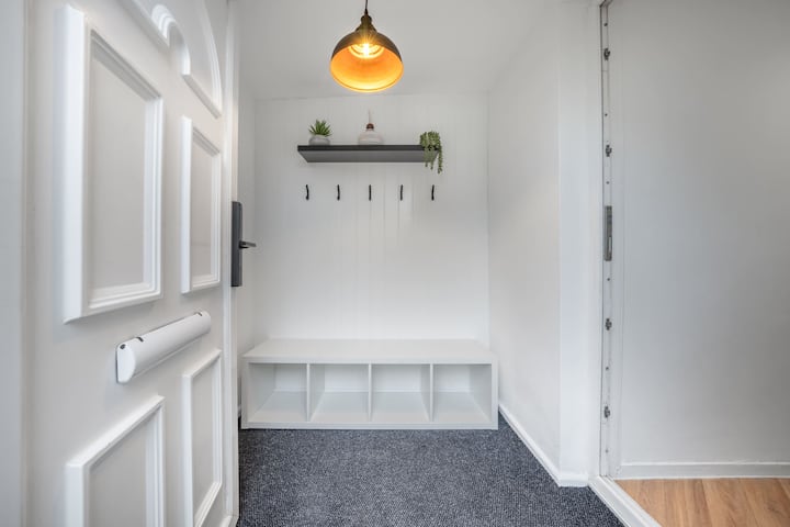 Stylish 5br|family & Work Stays|sleeps8|parking - Northampton