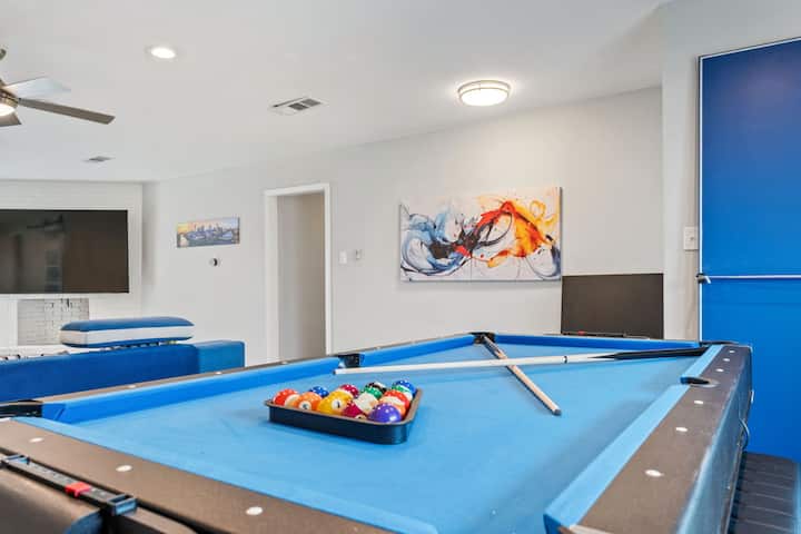 Stylish 5 Br Sleeps 19 With Tons Of Games - Austin, TX