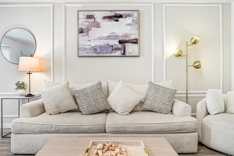 Top performing Airbnb: Luxury 2BR Near Beverly Hills & Century City in Pico Robertson