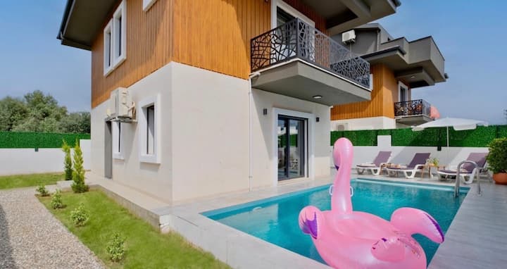 Fethiye ÇAlış Plajına 5 Dakika Uzaklıkta 4+1 Villa - Fethiye