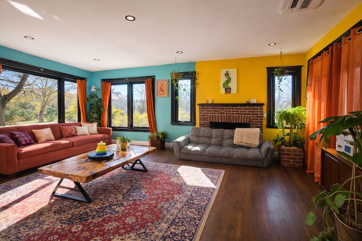 Room And Private Bath In Home Near Harvard & Train - Somerville, MA