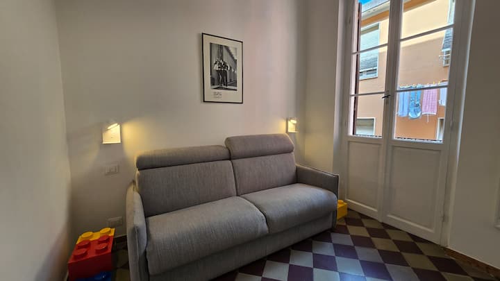Stazione Centrale / La Spezia - Cinque Terre/4 Pax - La Spezia