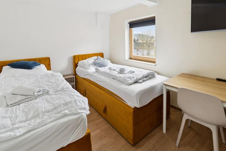 Se pueden juntar dos camas individuales para formar una cama doble.