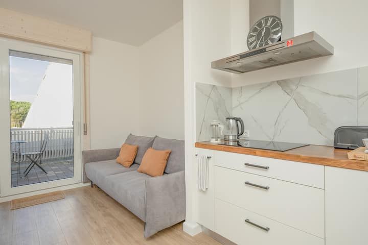 Pool & 2 Terraces Apartment [Free Parking] - Bibione
