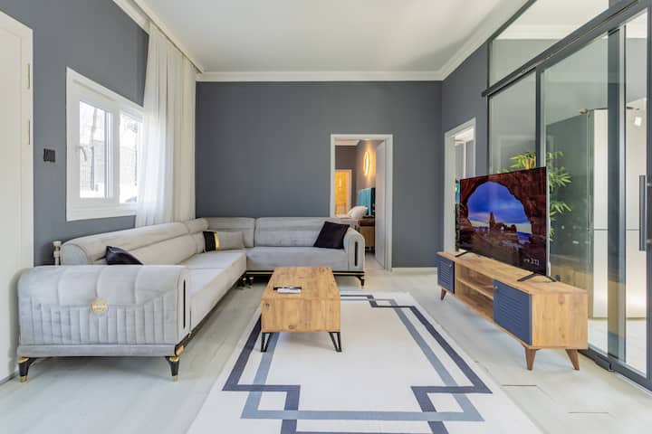 Family Villa : 4br 3ba | Garden | Digital Studio - 