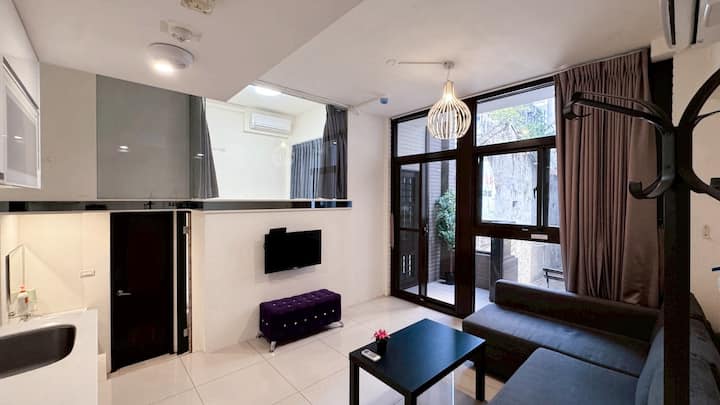 Lovely Loft Ximen시먼  陽台 電梯大樓 獨立門戶 近捷運550m超方便 - Taipei