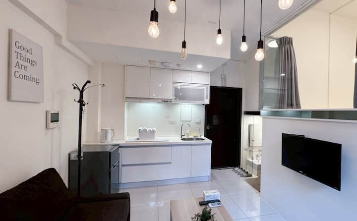 Starling Loft Ximen 시먼–陽台面公園 電梯大樓獨立門戶 近捷運550m超方便 - 중정 구