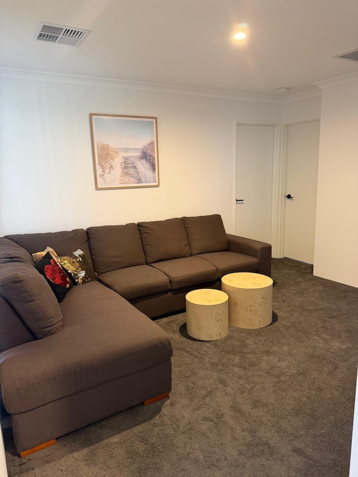 Modern Cosy Room In Hilbert /Peaceful & Stylish. - Armadale