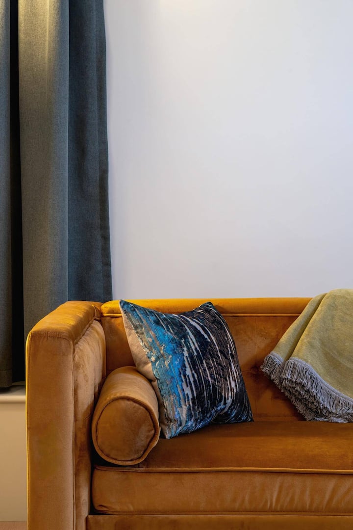 Studio Apartment - Large - Birr