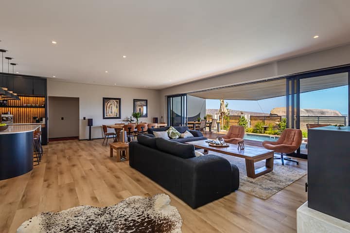 The Barn
(Heated Pool) - Langebaan