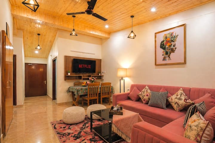 2bhk • Chalet • Mallroad • Pvt Balcony •Valleyview - Mussoorie