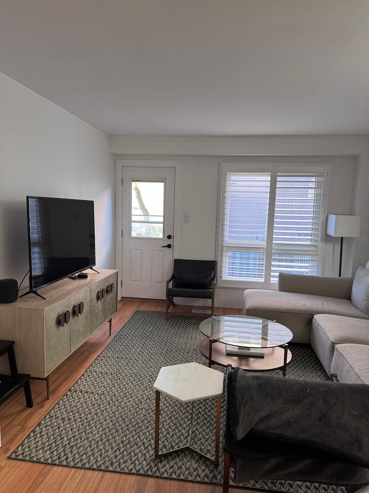 Cute Toronto Townhouse In The City's East End. - Toronto