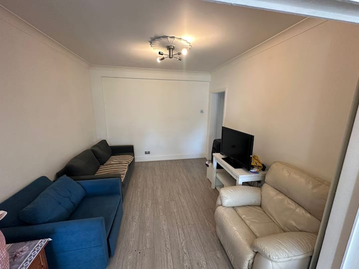 Bed Room Available - Brentwood