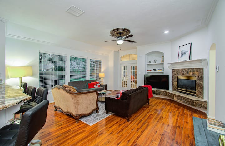Family-friendly 4br W/ Big Yard & Spacious Patio - Missouri City, TX