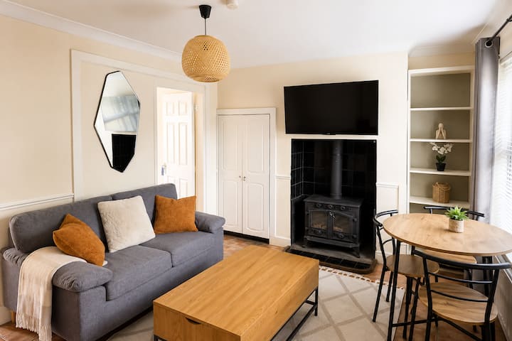 Budget 3 Bedroom House Tralee With Secure Parking - Tralee