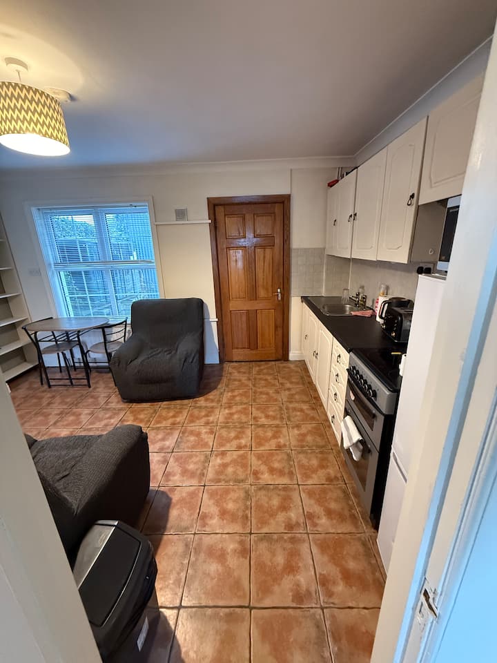 Budget 3 Bed House In Tralee | Secure Parking - Tralee