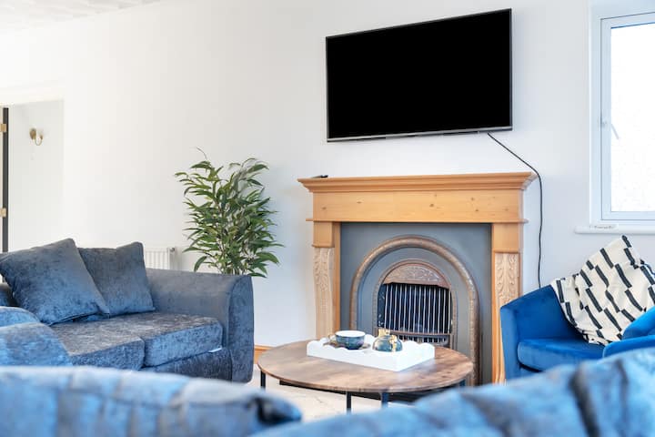 7 Bedroom Retreat - Pool, Jacuzzi, Parking & Wi-fi - Newmarket, UK