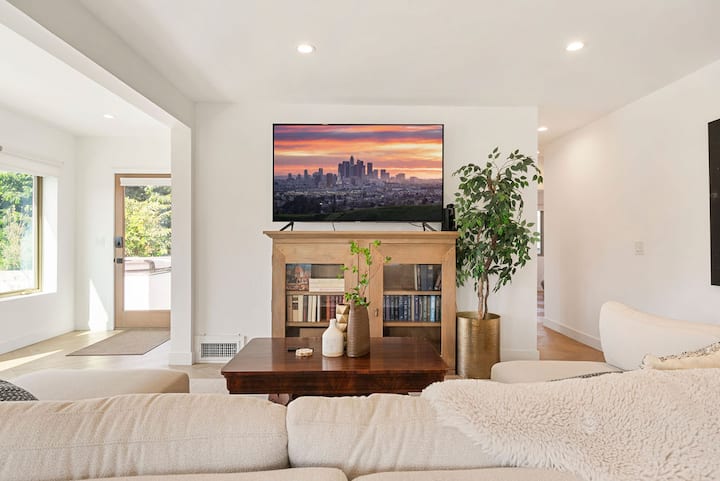 Prime Los Angeles Stay W/ Parking + Patio - 西好萊塢