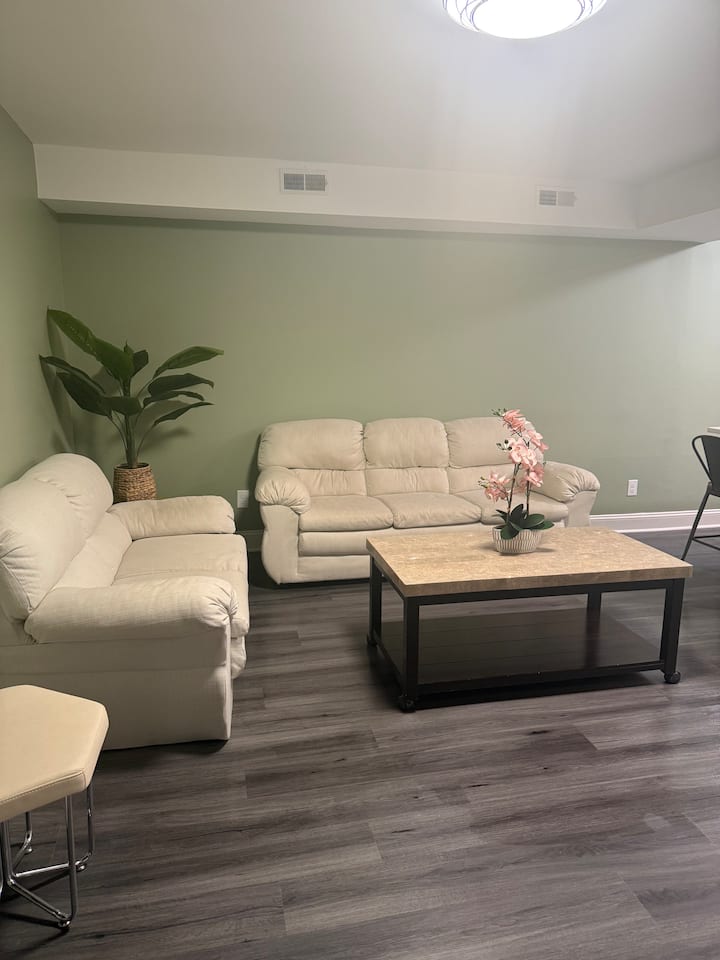 Private 2br Apartment | - Lake Higgins