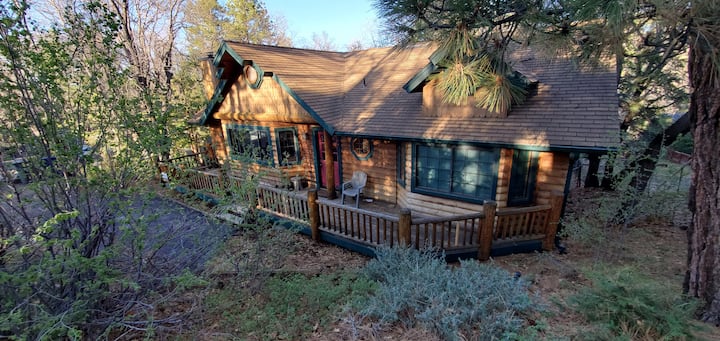 Big Bear Log Cabin*walk To Ski Resort*fireplace - Big Bear Lake, CA