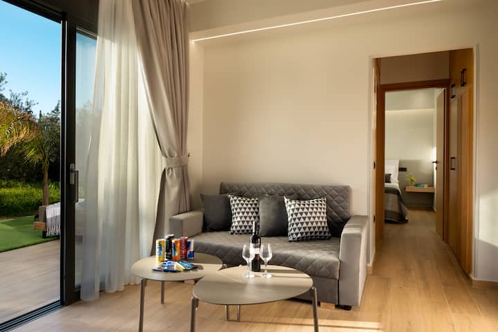 Luxurious Small Villa With Hot Tub And Grill - Hersonissos