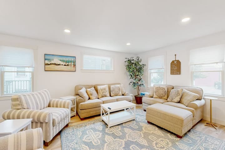 3br Coastal Home Near The Beach With A Grill - Good Harbor Beach Gloucester