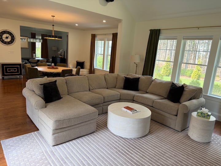 Modern 4bd Home 5 Min Walk From Gillette Stadium - Norfolk, MA