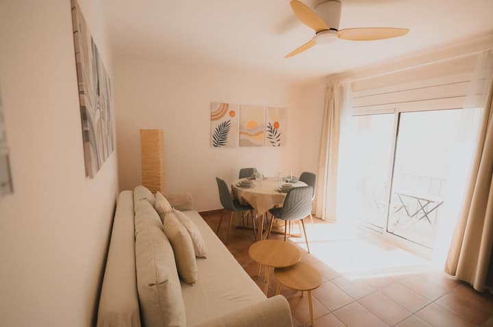 Casa Marta – Newly Designed 2br - 3 Min To Beach - Sant Feliu de Guíxols