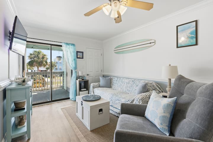 Tropical Coastal Retreat W/ Beach And Pool Access - Surfside Beach, SC