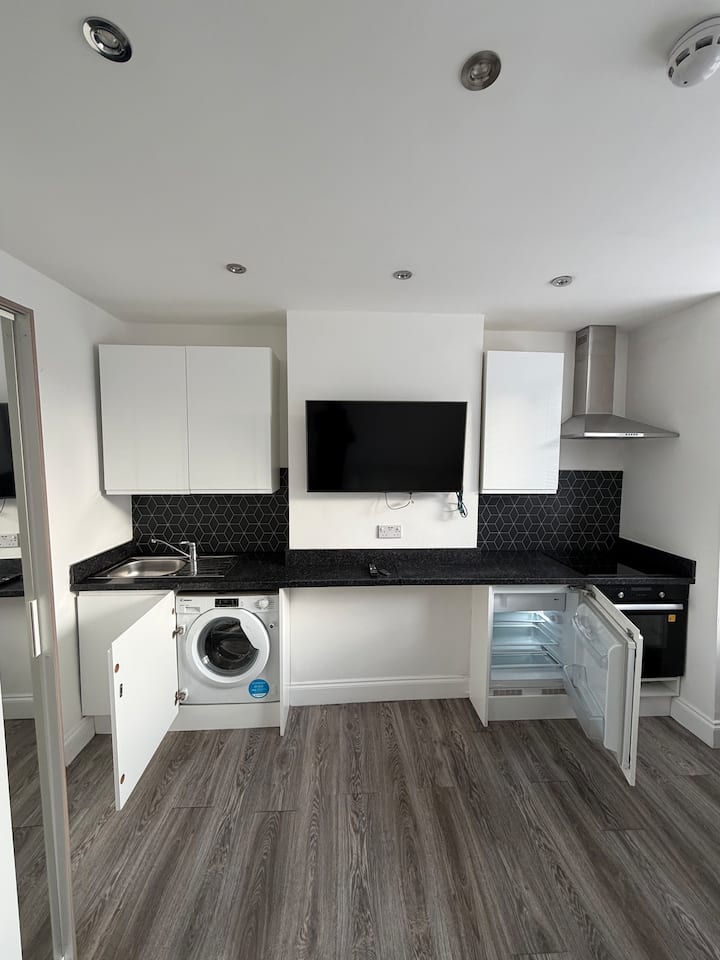 Tooting Studio – Walk To Tube & St George’s - Londres