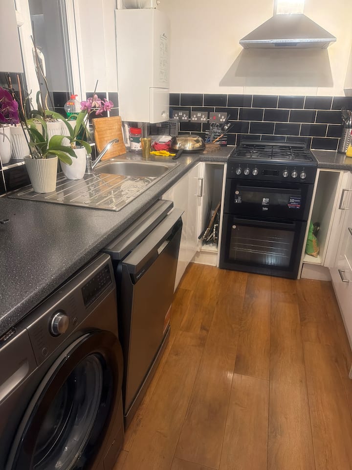 Bright Private Bedroom Near Bicester Village - Bicester