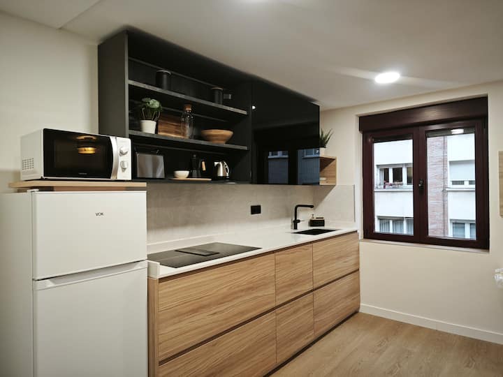 Studio Moderne Et Lumineux 10 Minutes De La Plage - Gijón