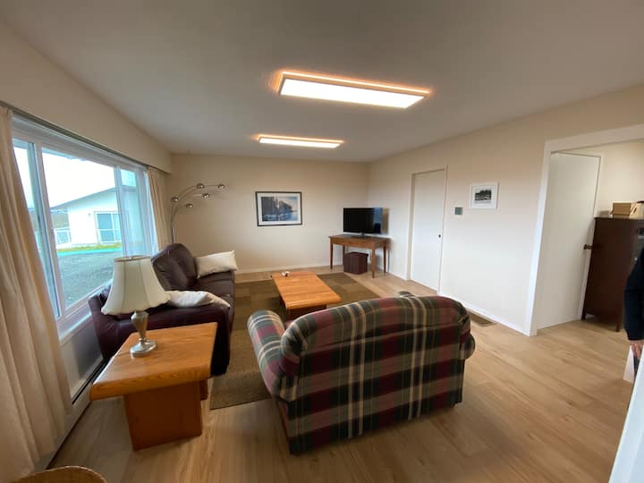 2 Br City View Great Location In Victoria Bc - Saanich