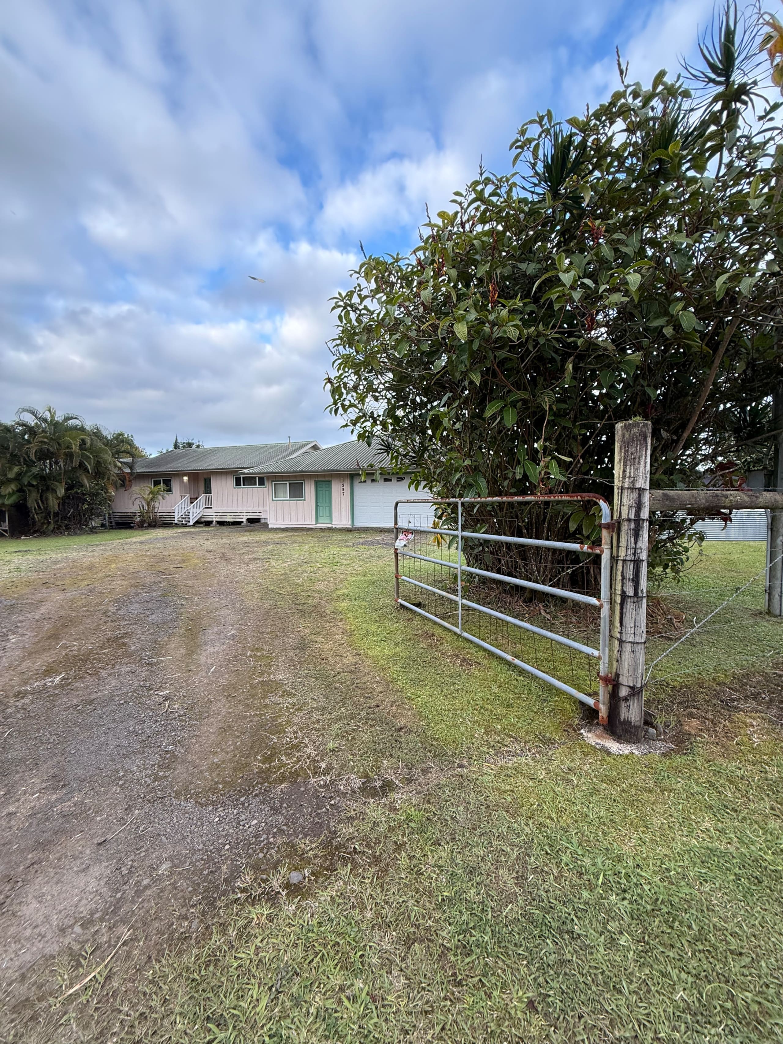 Home in Hilo · ★5.0 · Studio · 1 bed · 1 private bath - Image 10