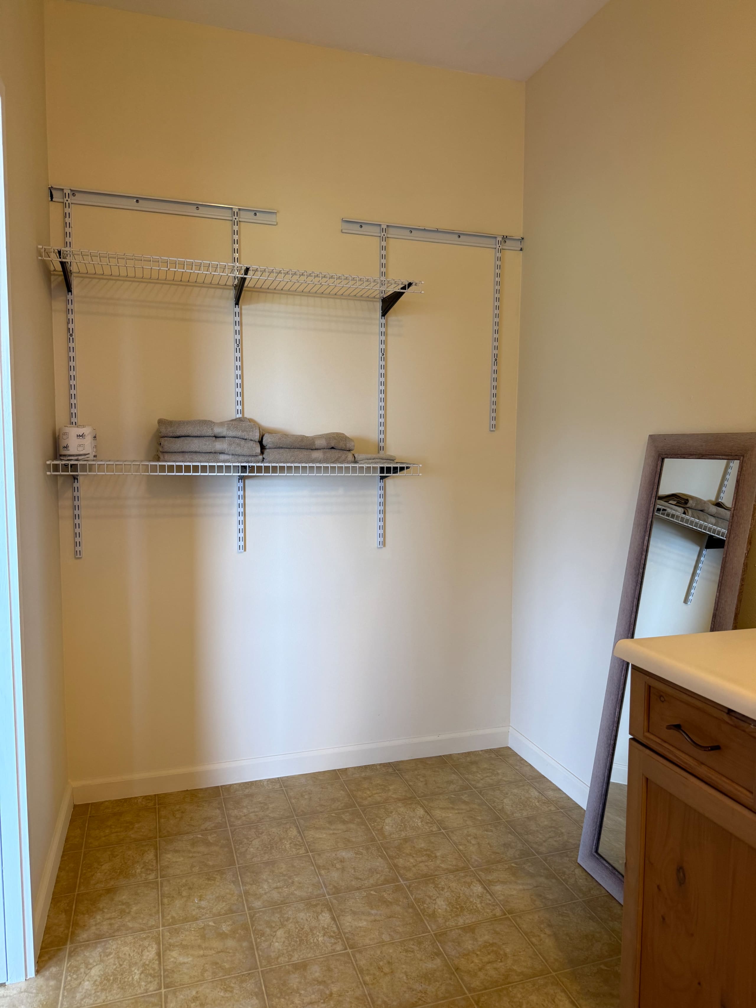 Home in Hilo · ★5.0 · Studio · 1 bed · 1 private bath - Image 6