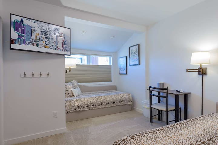 Chumba cha wageni chenye vitanda 2 vya mapacha