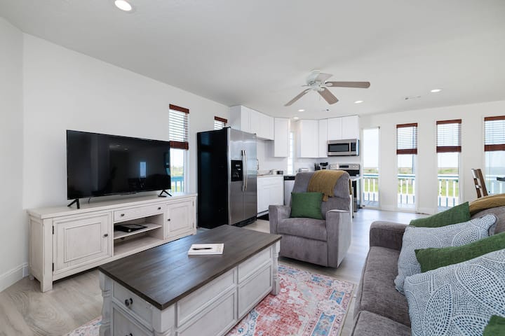 The Sandbar Suite – Stylish 1br Near Crystal Beach - Bolivar Peninsula, TX