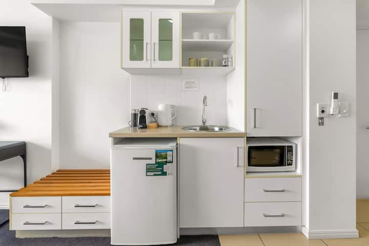 Explore Cairns Esplanade From Your Private Studio - Cairns