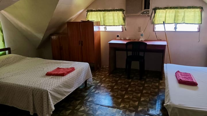 Spacious Attic Room With Ocean View - Oslob