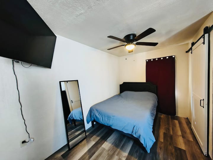Comfy Guest House In North Long Beach - Long Beach, CA