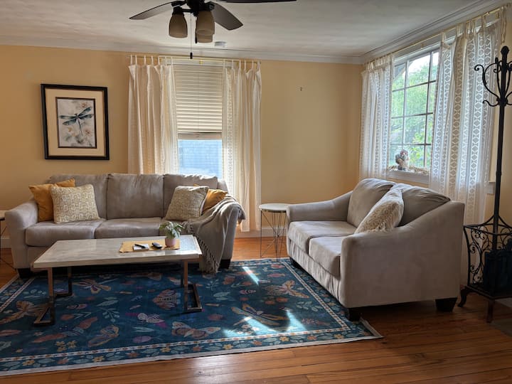 The Dragonfly At Hillside: Easy Getaway In Btown - Bloomington, IN